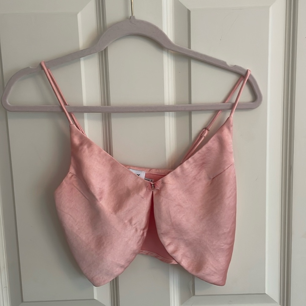 Princess Polly Size 4 pink shirt.
